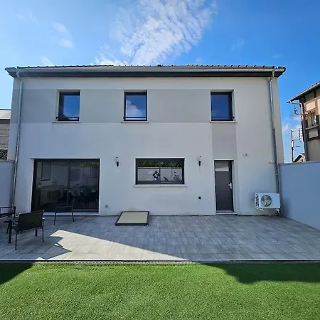 Droite Maison Individuelle 4 Et 1 Garage *